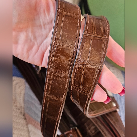 Liz claiborne crazy horse hand bag bundle of 2 GUC - Picture 14 of 16